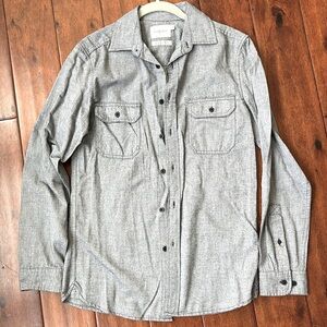 Goodfellow and Co. Men’s long sleeve button down shirt. Standard fit. Size sm.